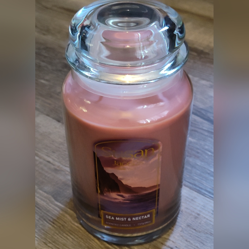 NEW! Susan Jacobs New York 26oz Candle